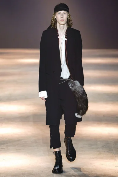 Look 2